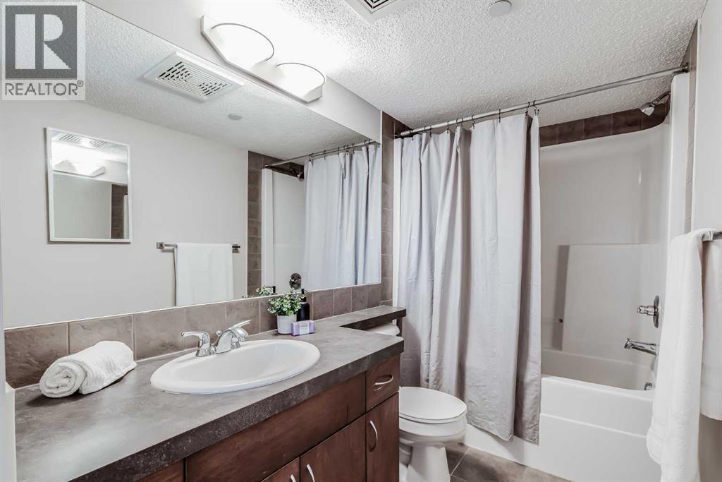 Photo 18 of 1202 4 Kingsland Close Se, Airdrie AB