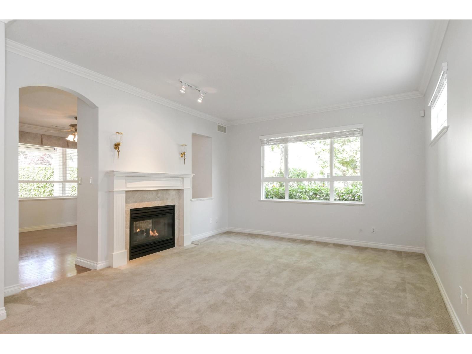 Photo 10 of 45 15055 20 Avenue, Surrey BC