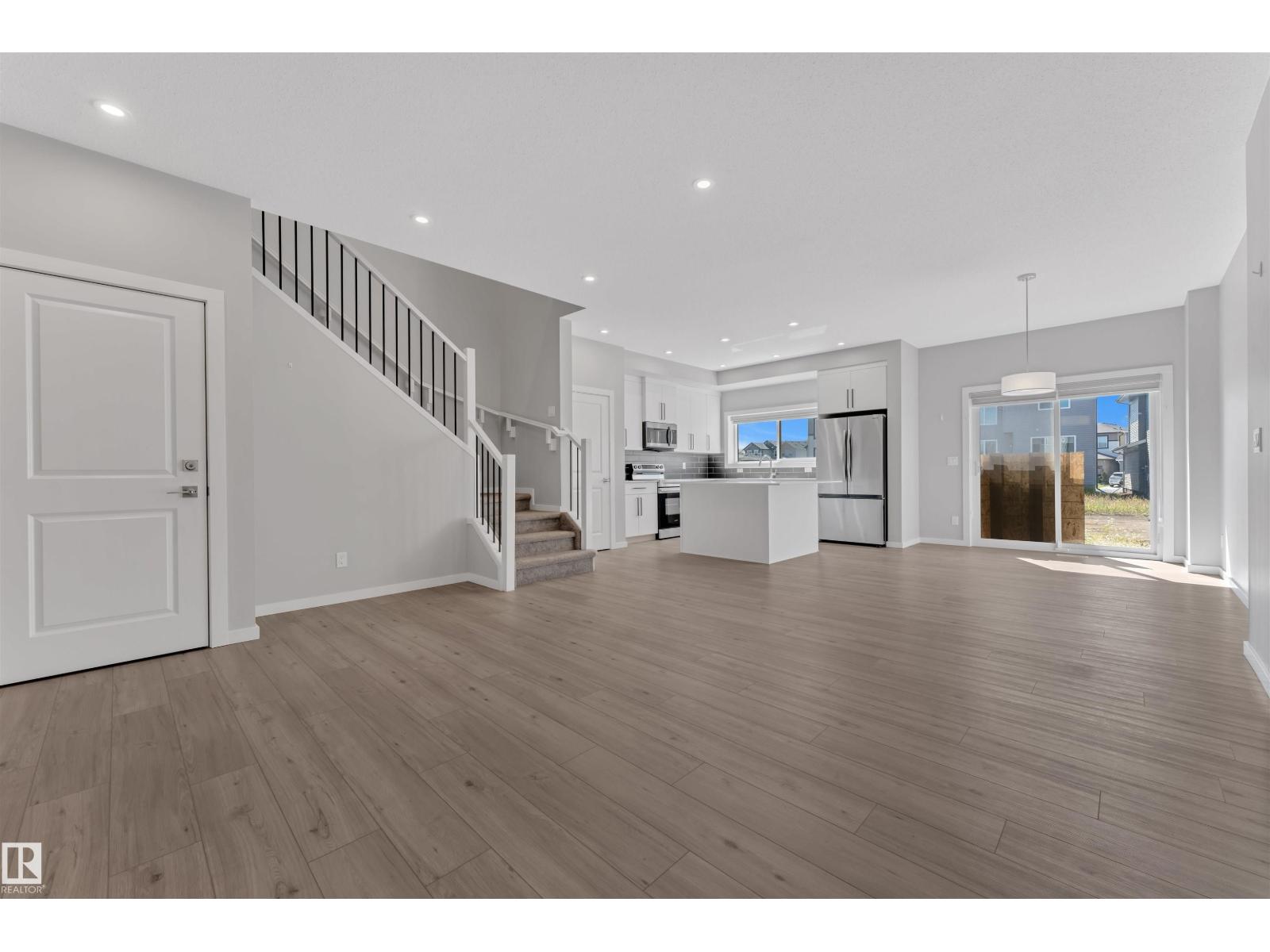 Photo 12 of 611 31 Av Nw, Edmonton AB