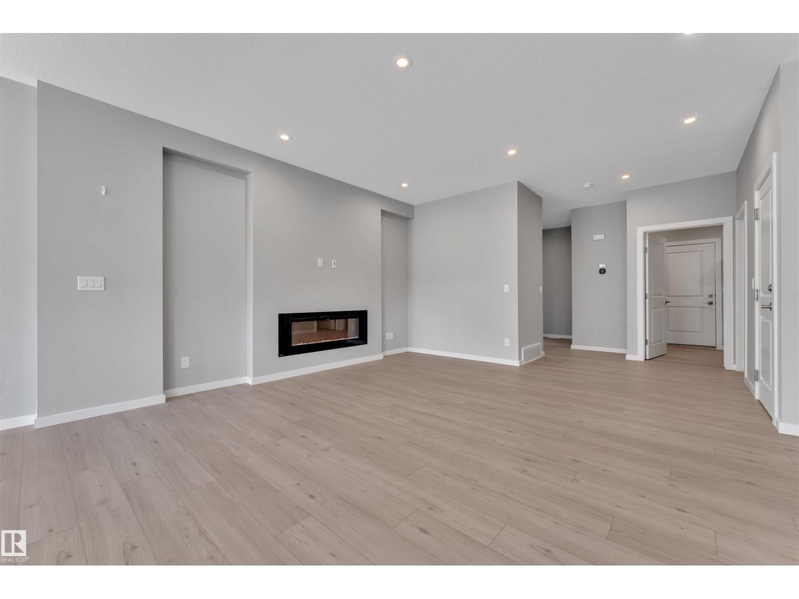 Photo 18 of 611 31 Av Nw, Edmonton AB
