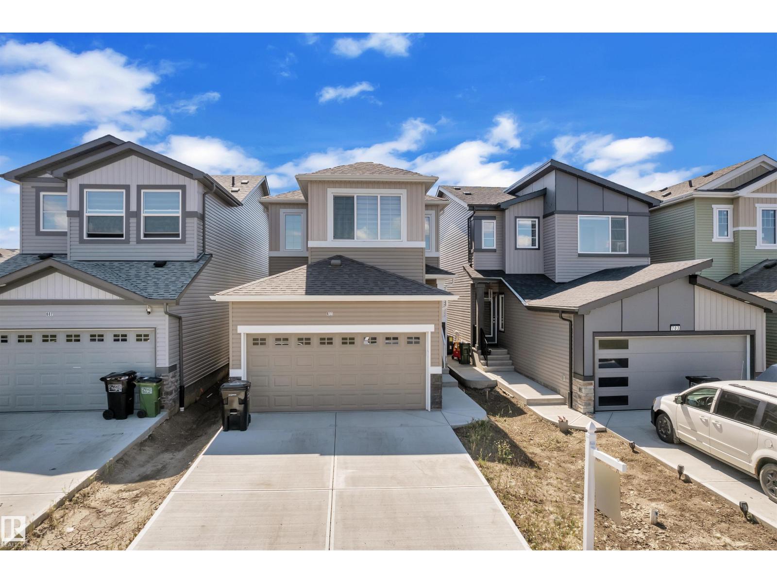 Photo 3 of 611 31 Av Nw, Edmonton AB