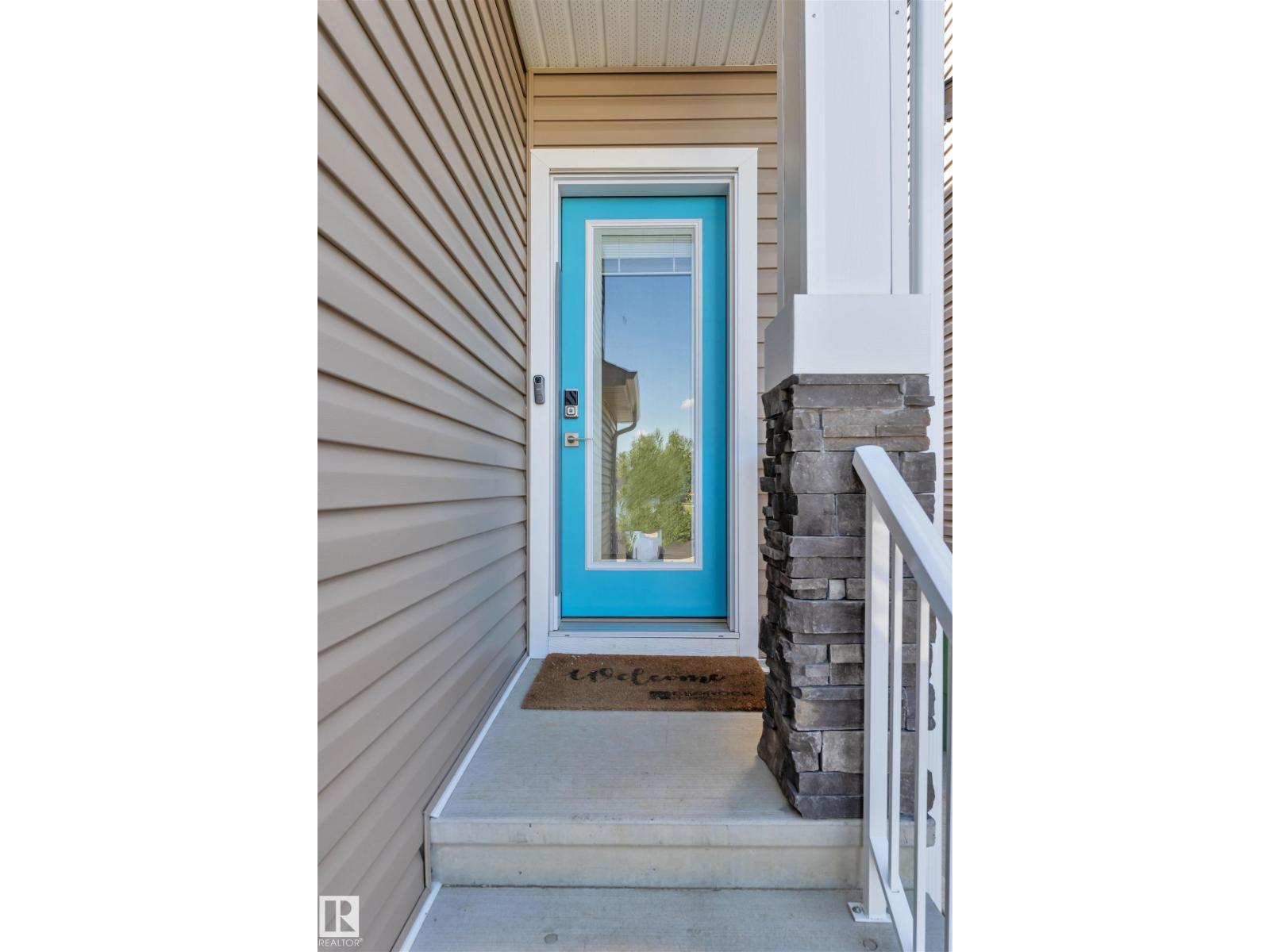 Photo 4 of 611 31 Av Nw, Edmonton AB