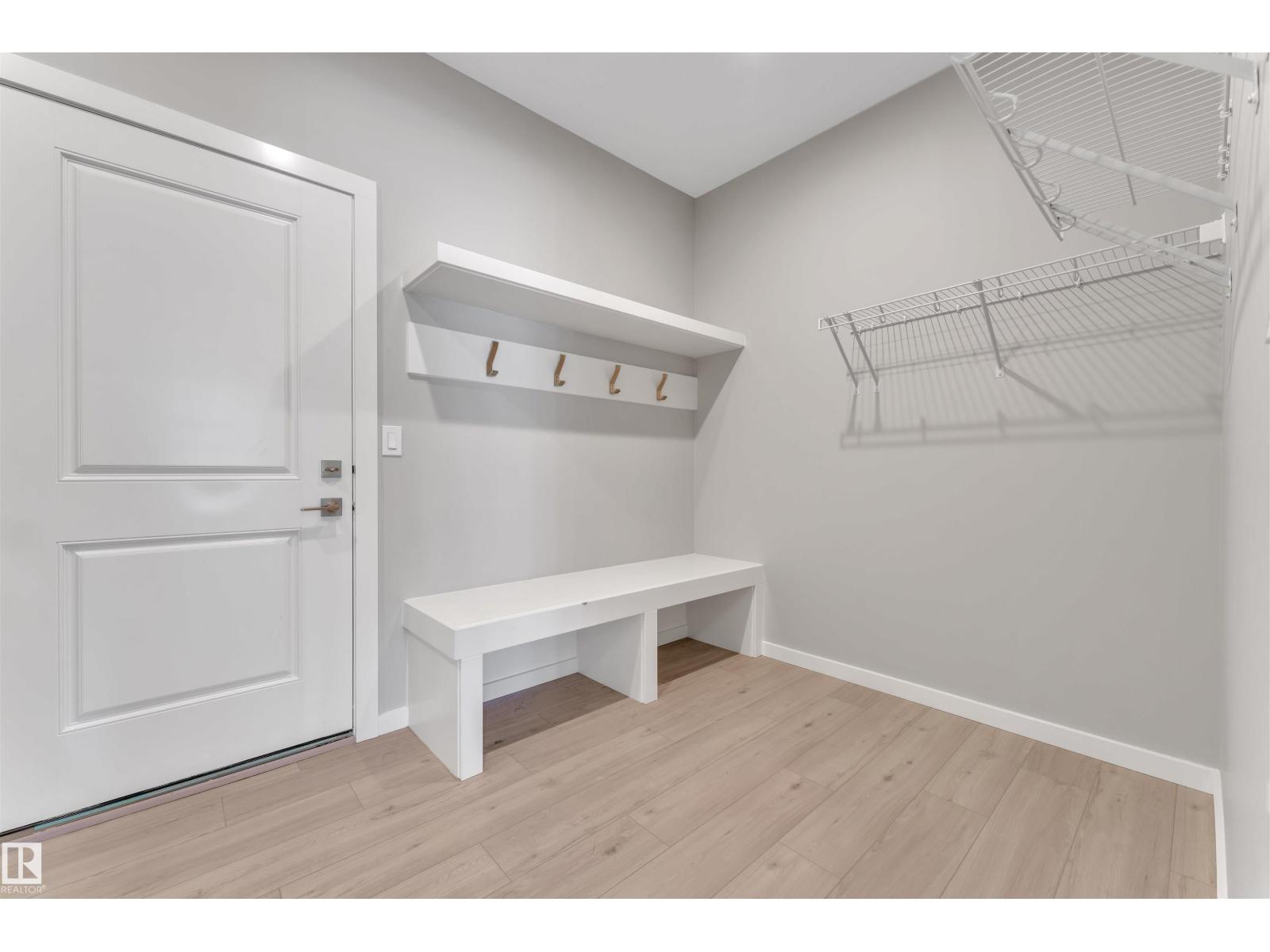 Photo 8 of 611 31 Av Nw, Edmonton AB