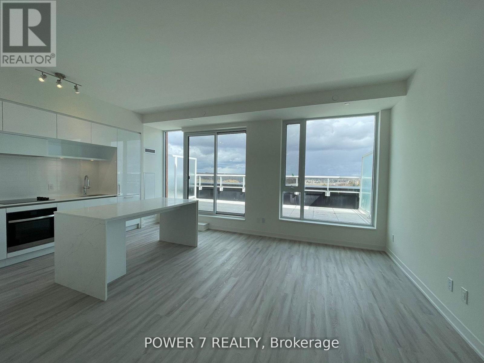 Photo 10 of 919 6 David Eyer Rd Road, Richmond Hill ON