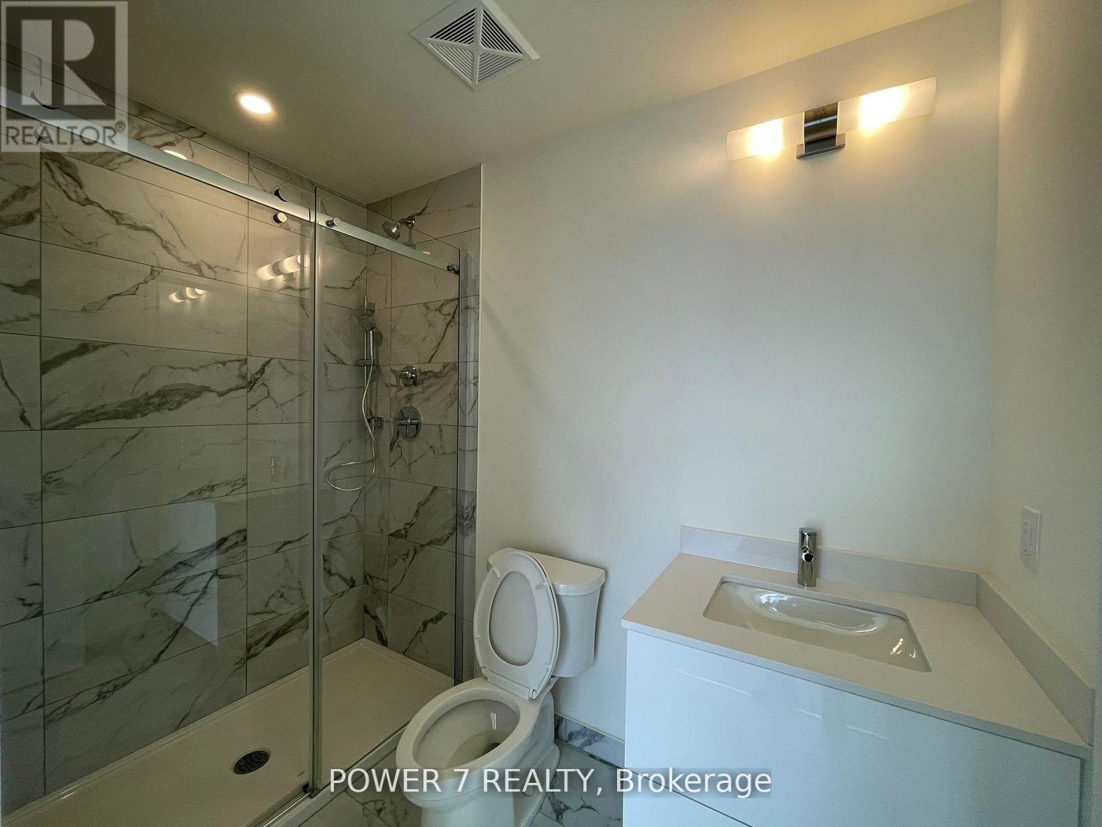 Photo 15 of 919 6 David Eyer Rd Road, Richmond Hill ON