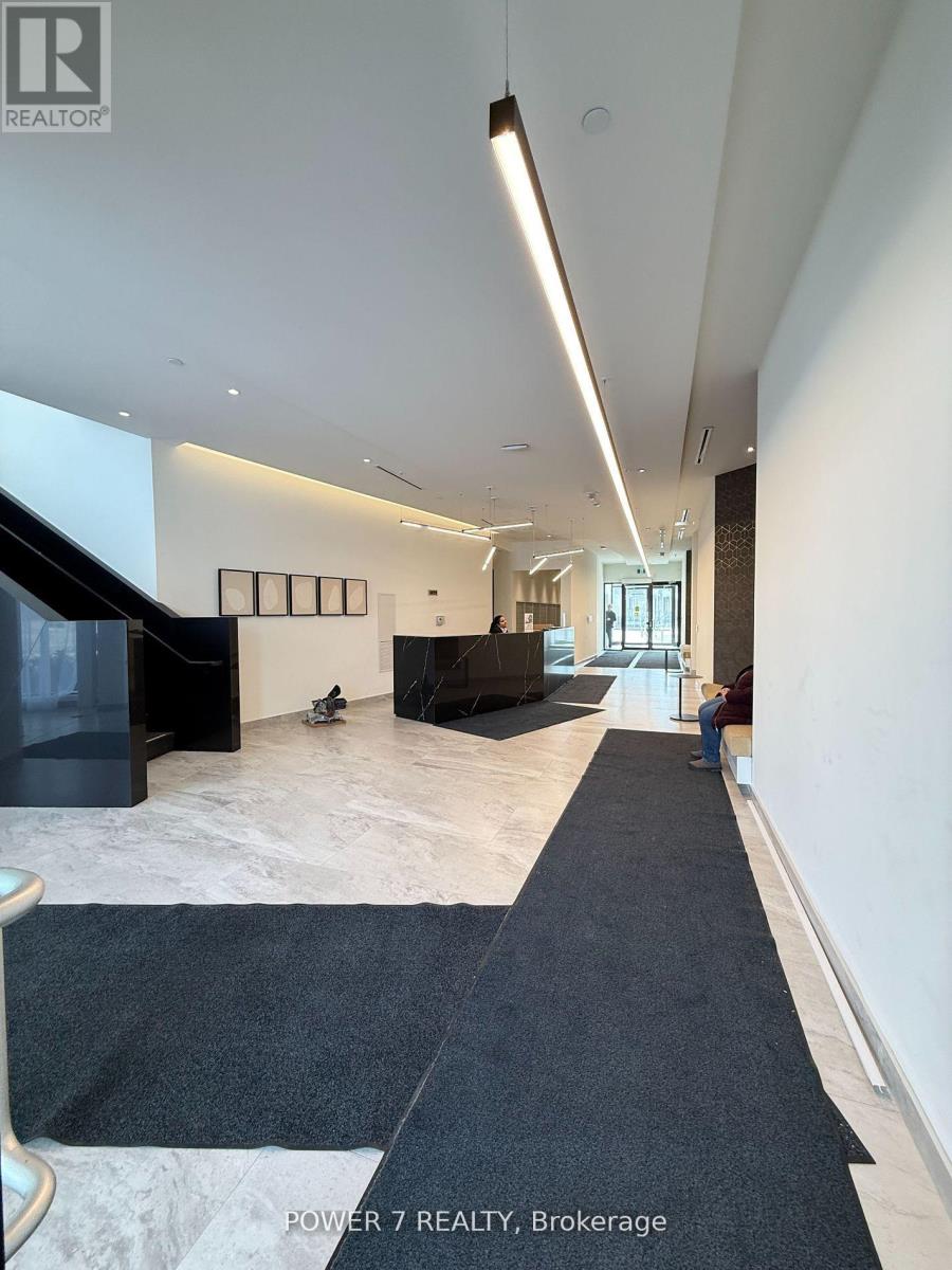 Photo 20 of 919 6 David Eyer Rd Road, Richmond Hill ON