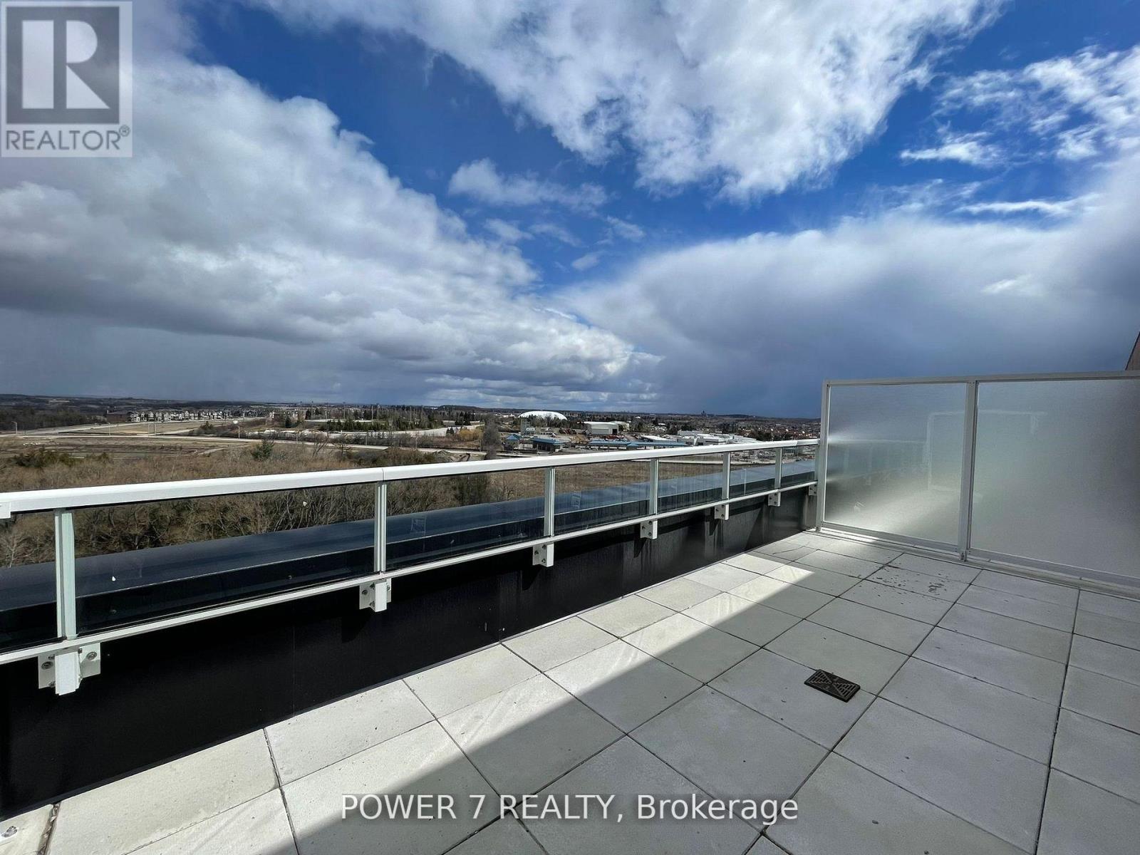 Photo 5 of 919 6 David Eyer Rd Road, Richmond Hill ON