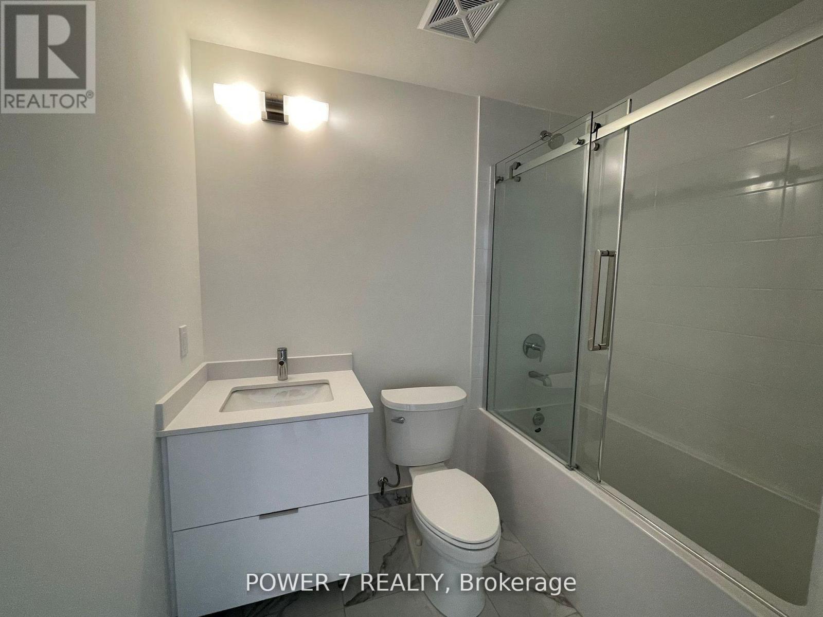 Photo 6 of 919 6 David Eyer Rd Road, Richmond Hill ON