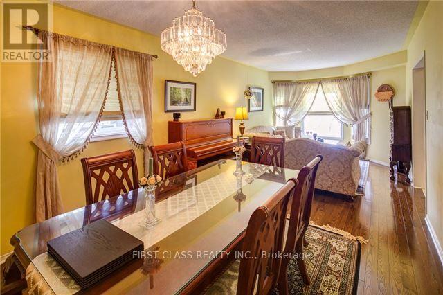 Photo 3 of 26 Canyon Creek Avenue, Richmond Hill ON