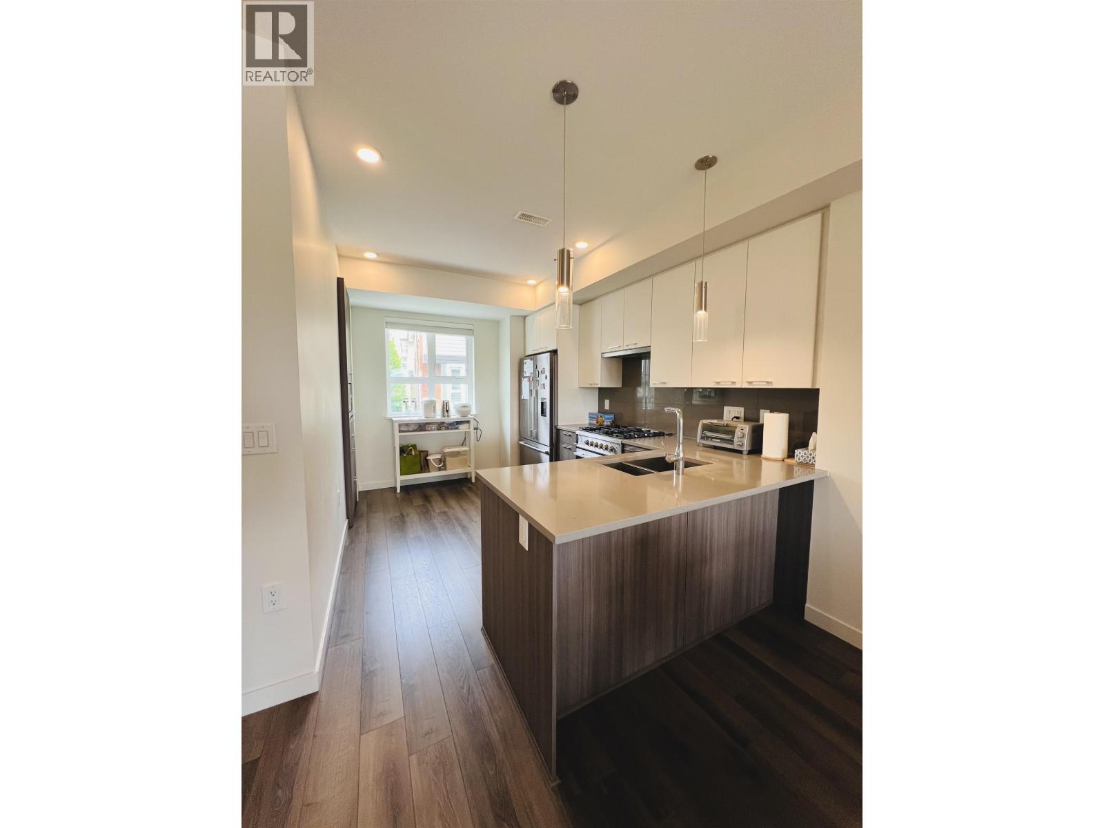 Photo 3 of 49 10311 River Drive, Richmond BC