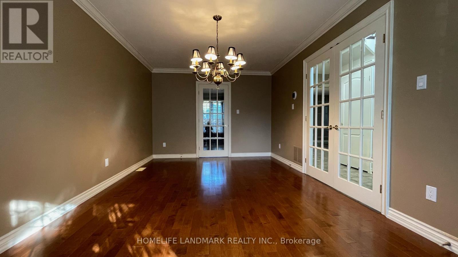 Photo 6 of 7751 South Wood Drive, Niagara Falls ON