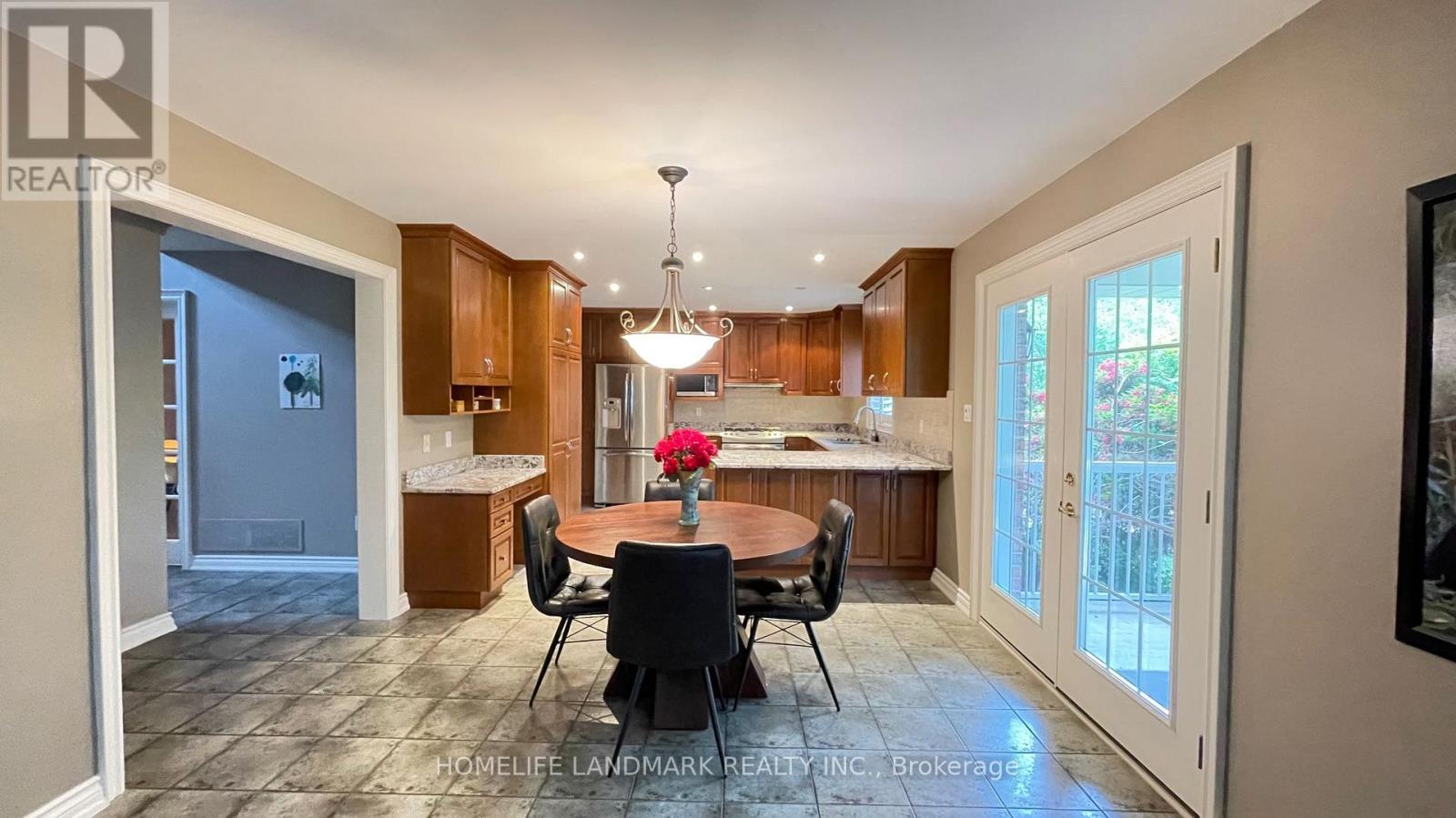 Photo 11 of 7751 South Wood Drive, Niagara Falls ON
