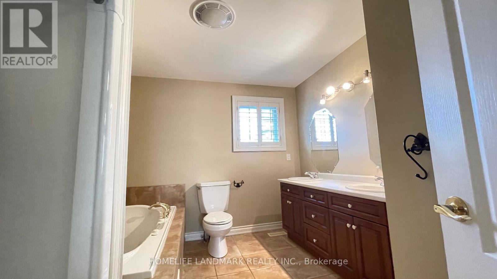 Photo 1 of 7751 South Wood Drive, Niagara Falls ON