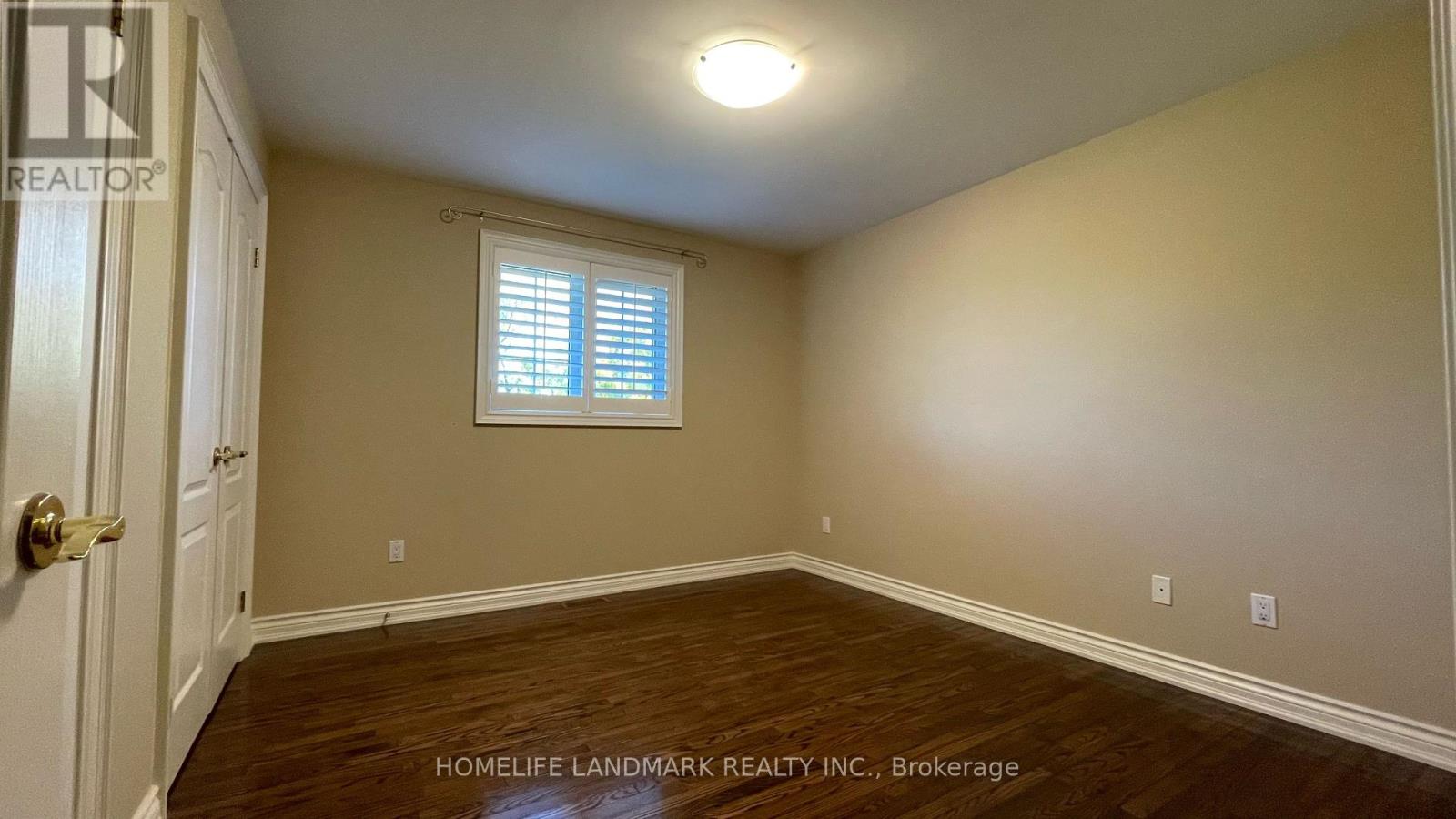 Photo 2 of 7751 South Wood Drive, Niagara Falls ON
