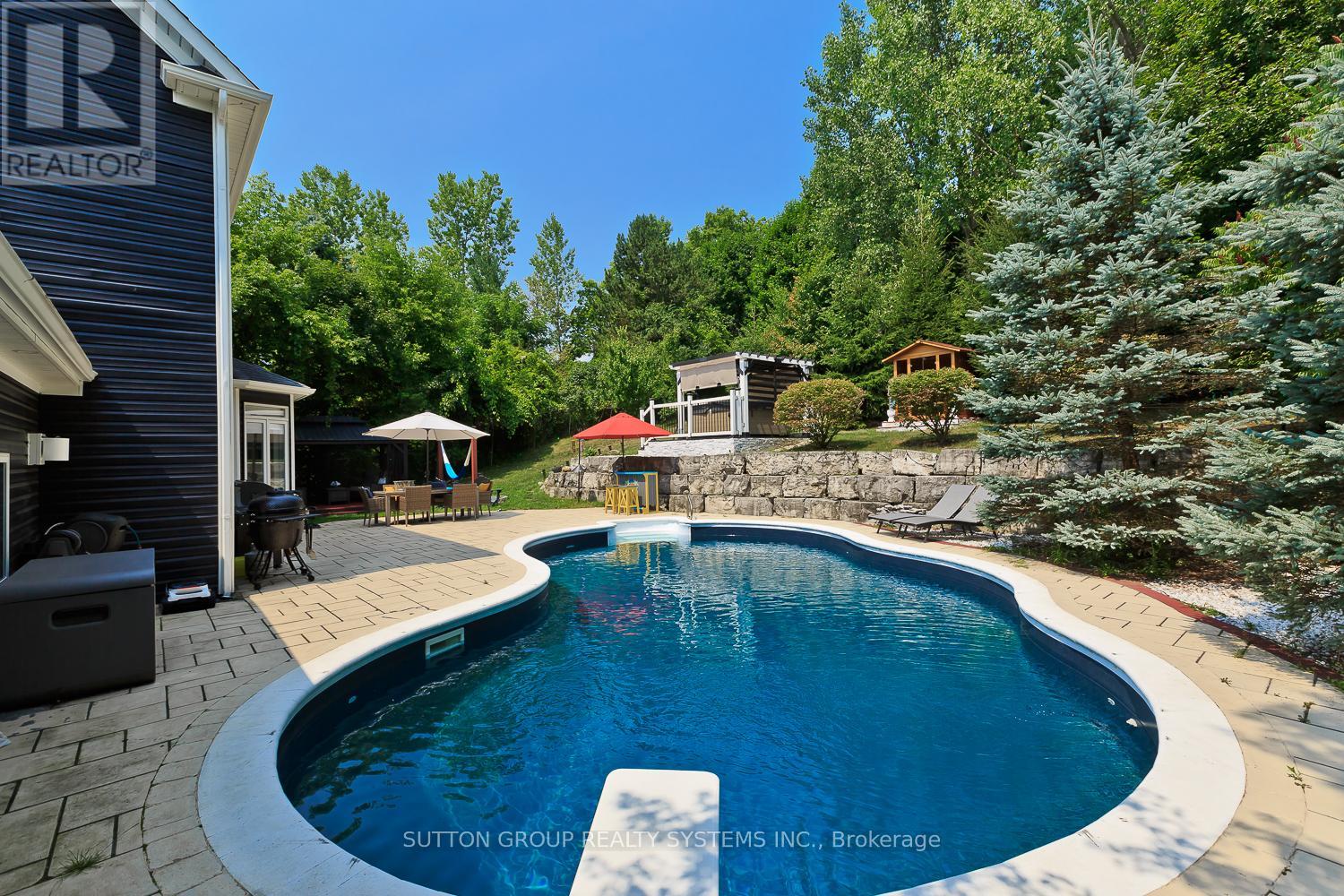 Photo 17 of 243 Christie Street, Guelph Eramosa ON
