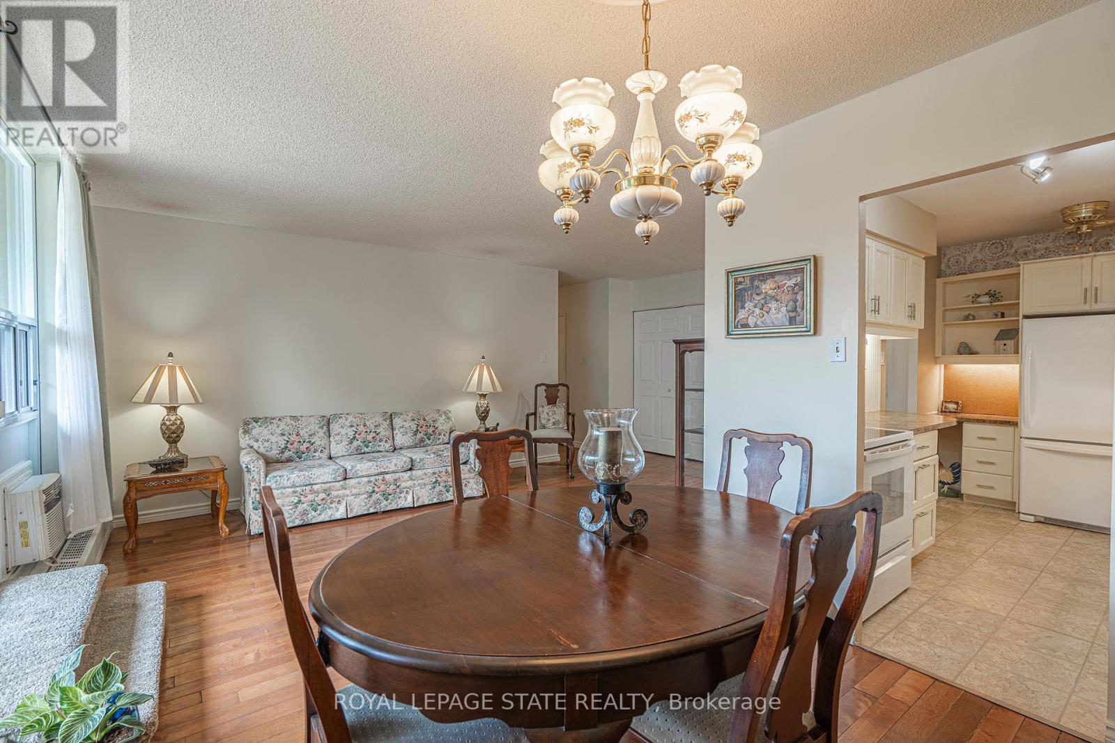 Photo 10 of 707 1964 Main Street W, Hamilton ON