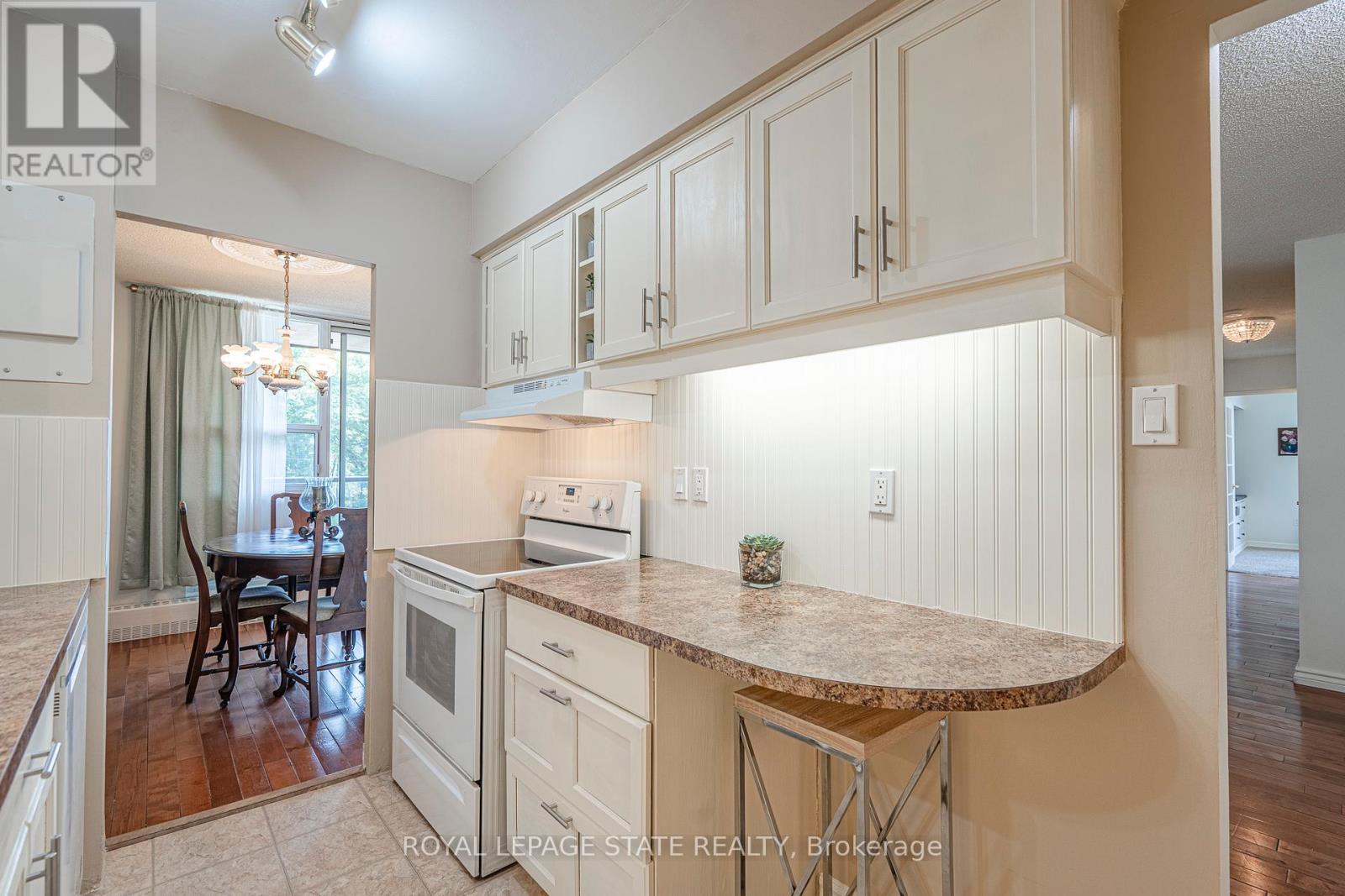 Photo 14 of 707 1964 Main Street W, Hamilton ON