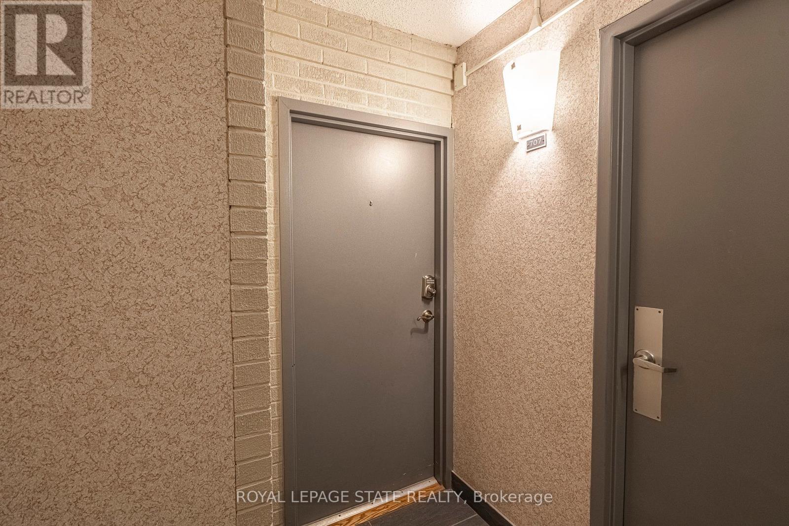 Photo 4 of 707 1964 Main Street W, Hamilton ON