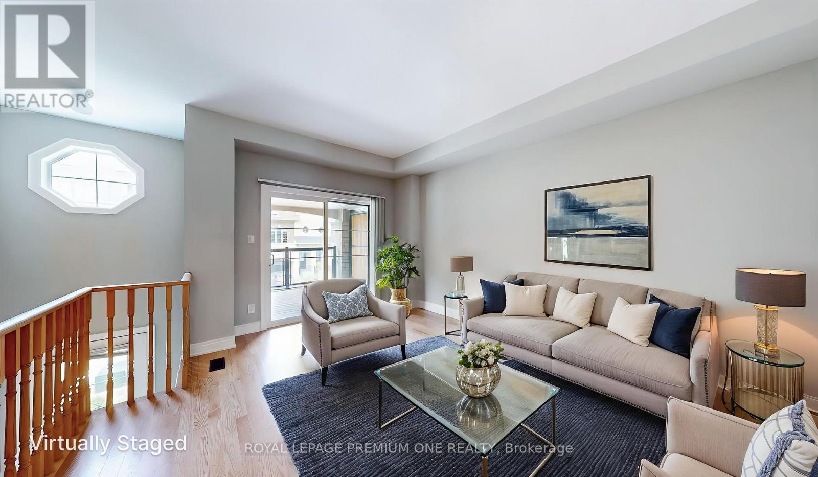 Photo 4 of 71 Dryden Way N, Toronto ON