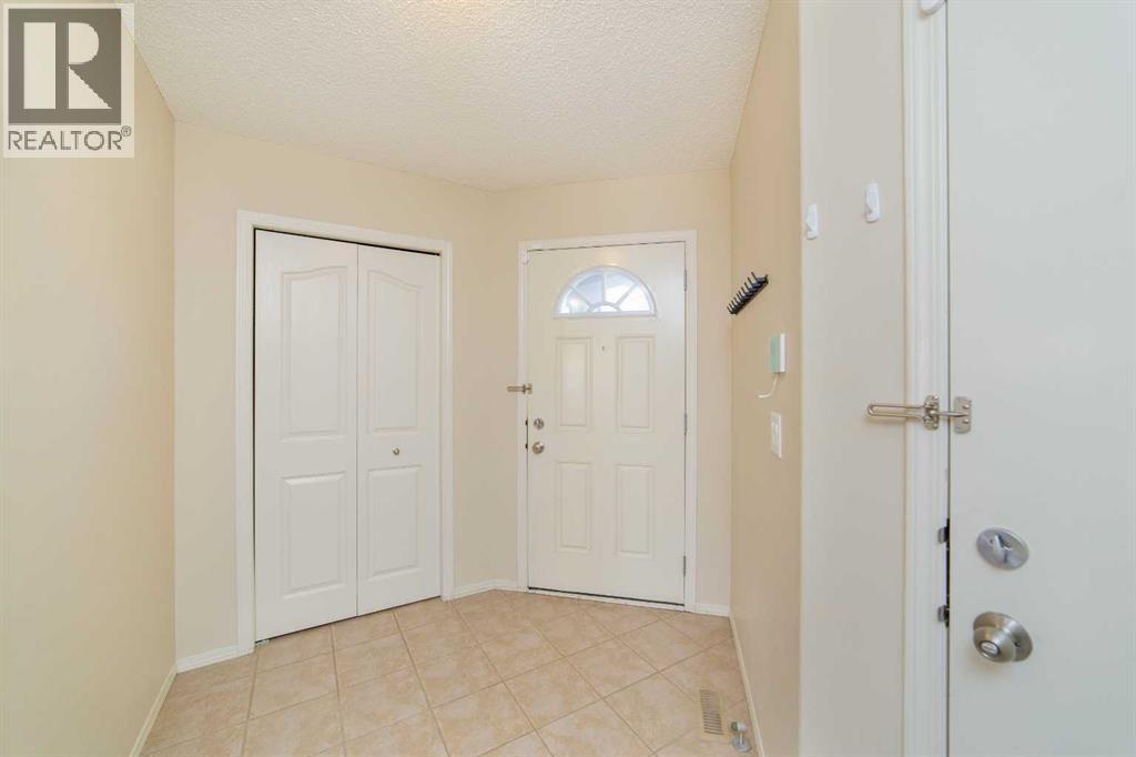 Photo 11 of 43 Sage Valley Close Nw, Calgary AB