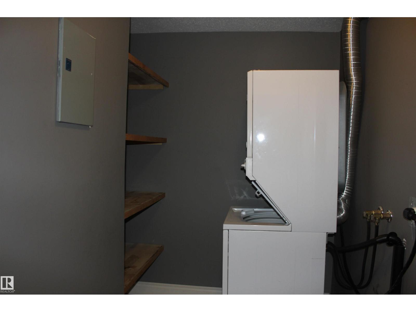 Photo 11 of 10520 80 Avenue Nw, Edmonton AB