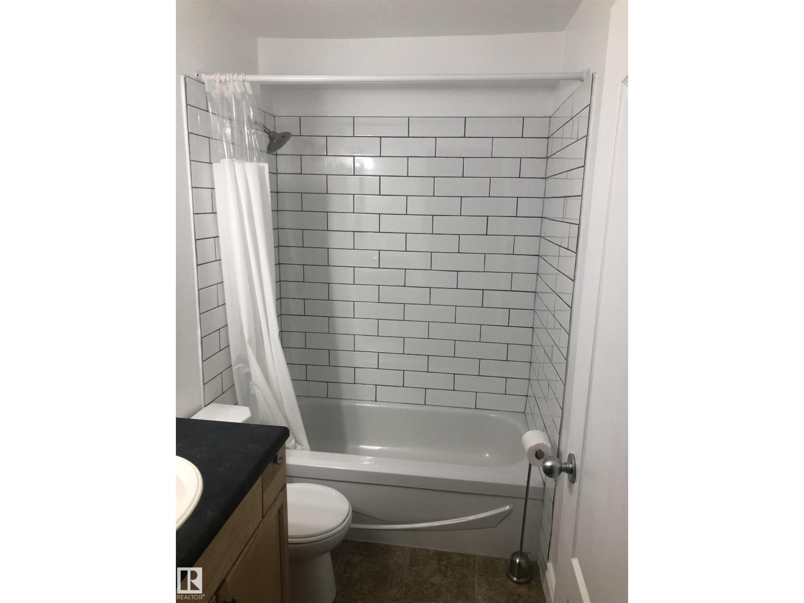 Photo 12 of 10520 80 Avenue Nw, Edmonton AB