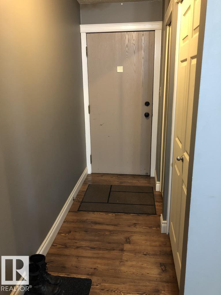Photo 3 of 10520 80 Avenue Nw, Edmonton AB