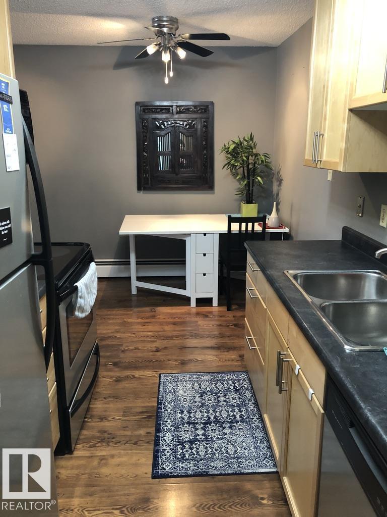 Photo 6 of 10520 80 Avenue Nw, Edmonton AB