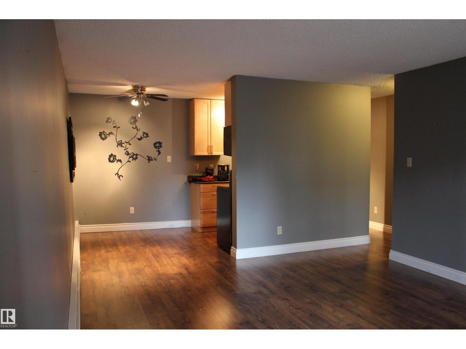 Photo 8 of 10520 80 Avenue Nw, Edmonton AB