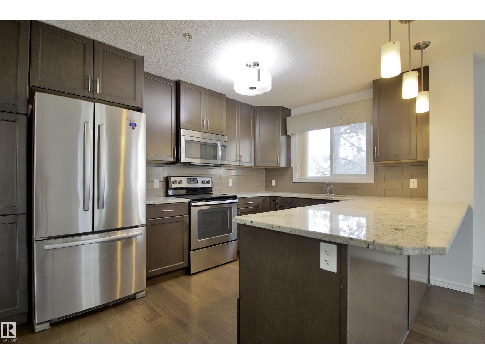 Photo 16 of 102 2203 44 Av Nw, Edmonton AB