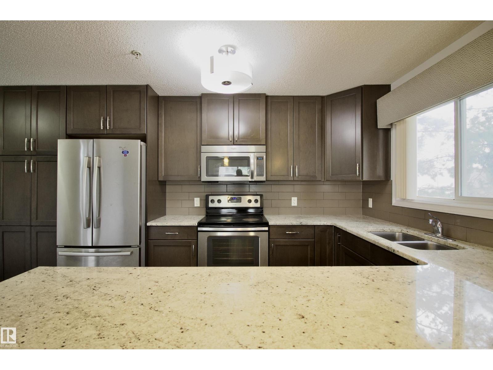 Photo 17 of 102 2203 44 Av Nw, Edmonton AB