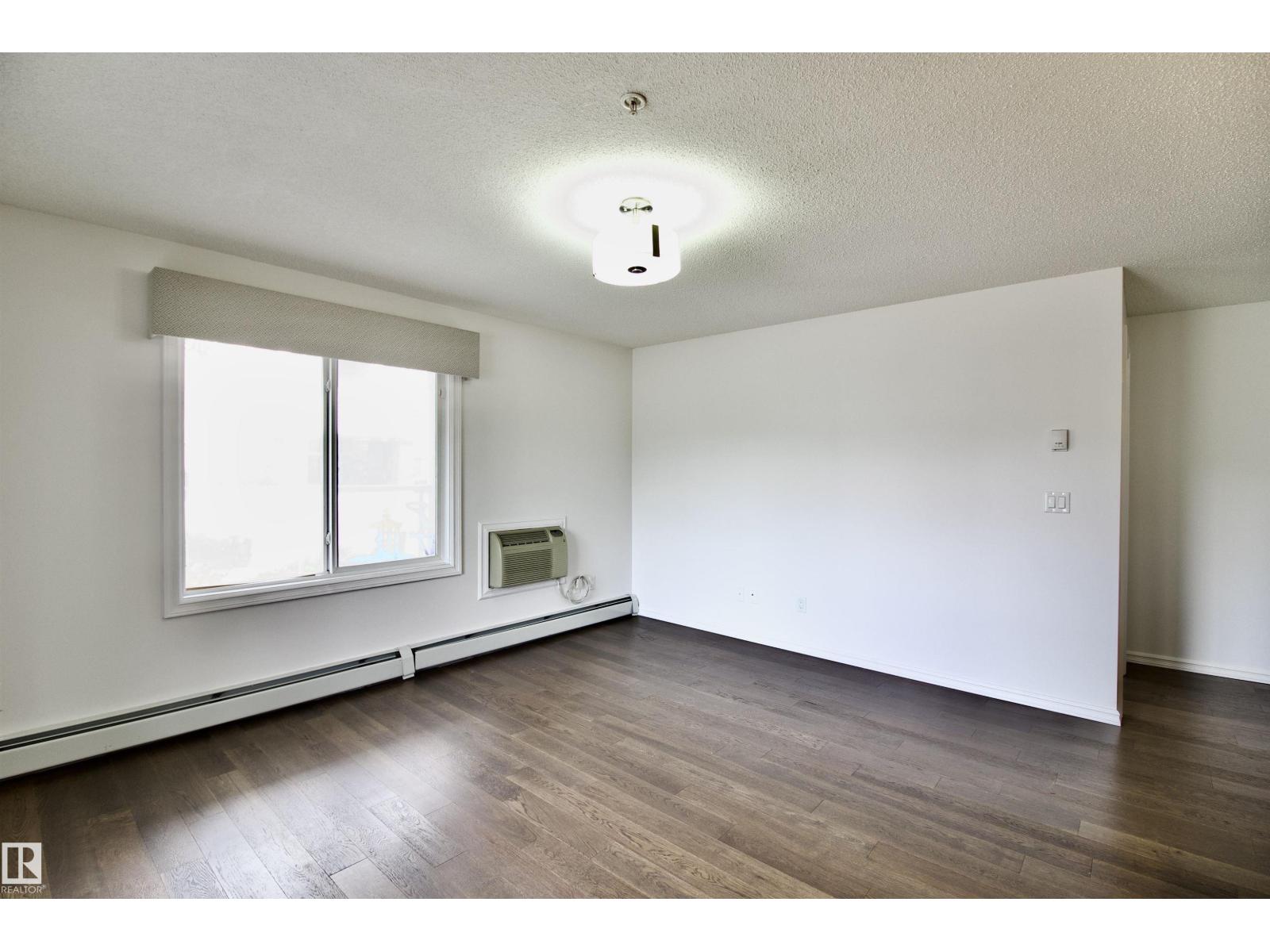 Photo 20 of 102 2203 44 Av Nw, Edmonton AB