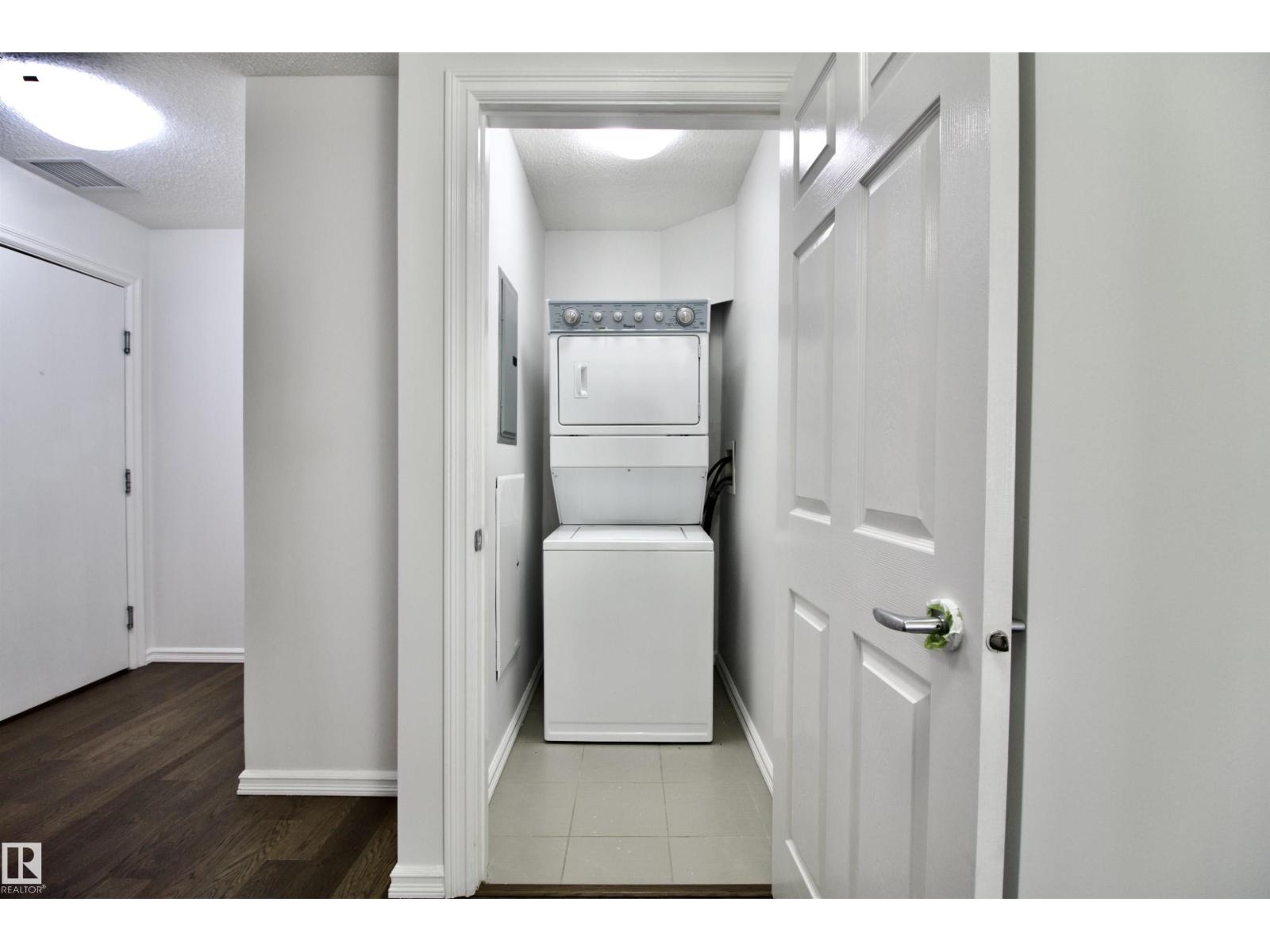Photo 22 of 102 2203 44 Av Nw, Edmonton AB