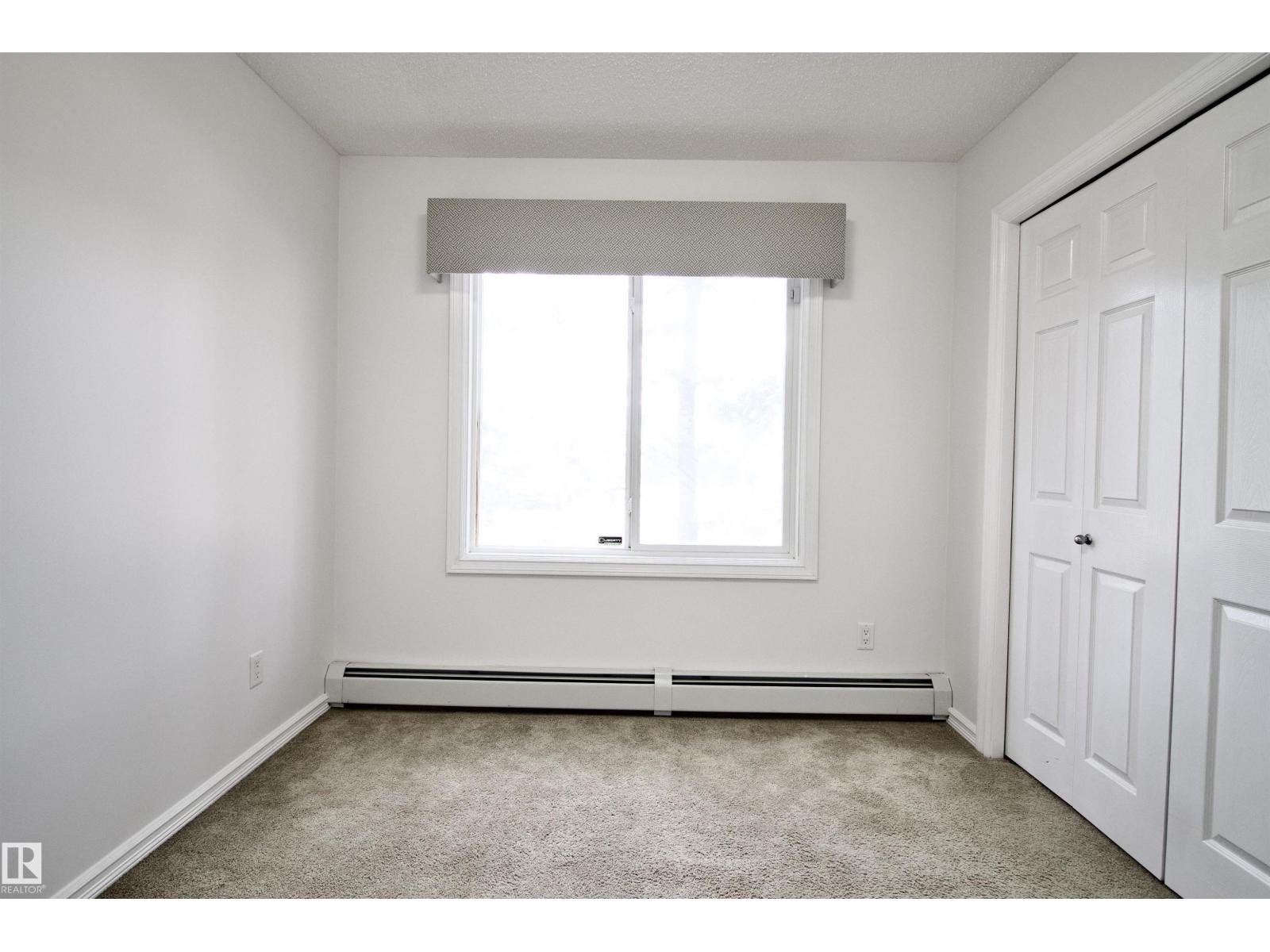Photo 24 of 102 2203 44 Av Nw, Edmonton AB