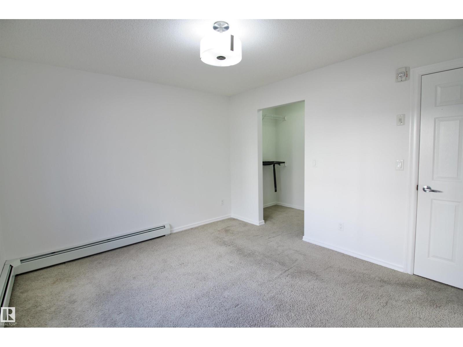 Photo 30 of 102 2203 44 Av Nw, Edmonton AB