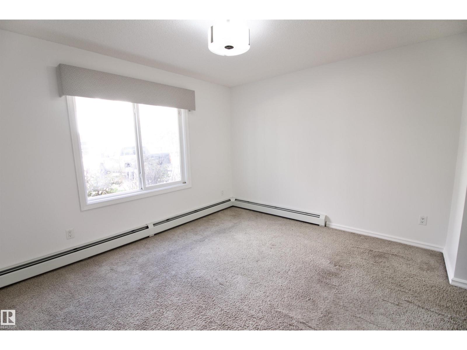 Photo 31 of 102 2203 44 Av Nw, Edmonton AB