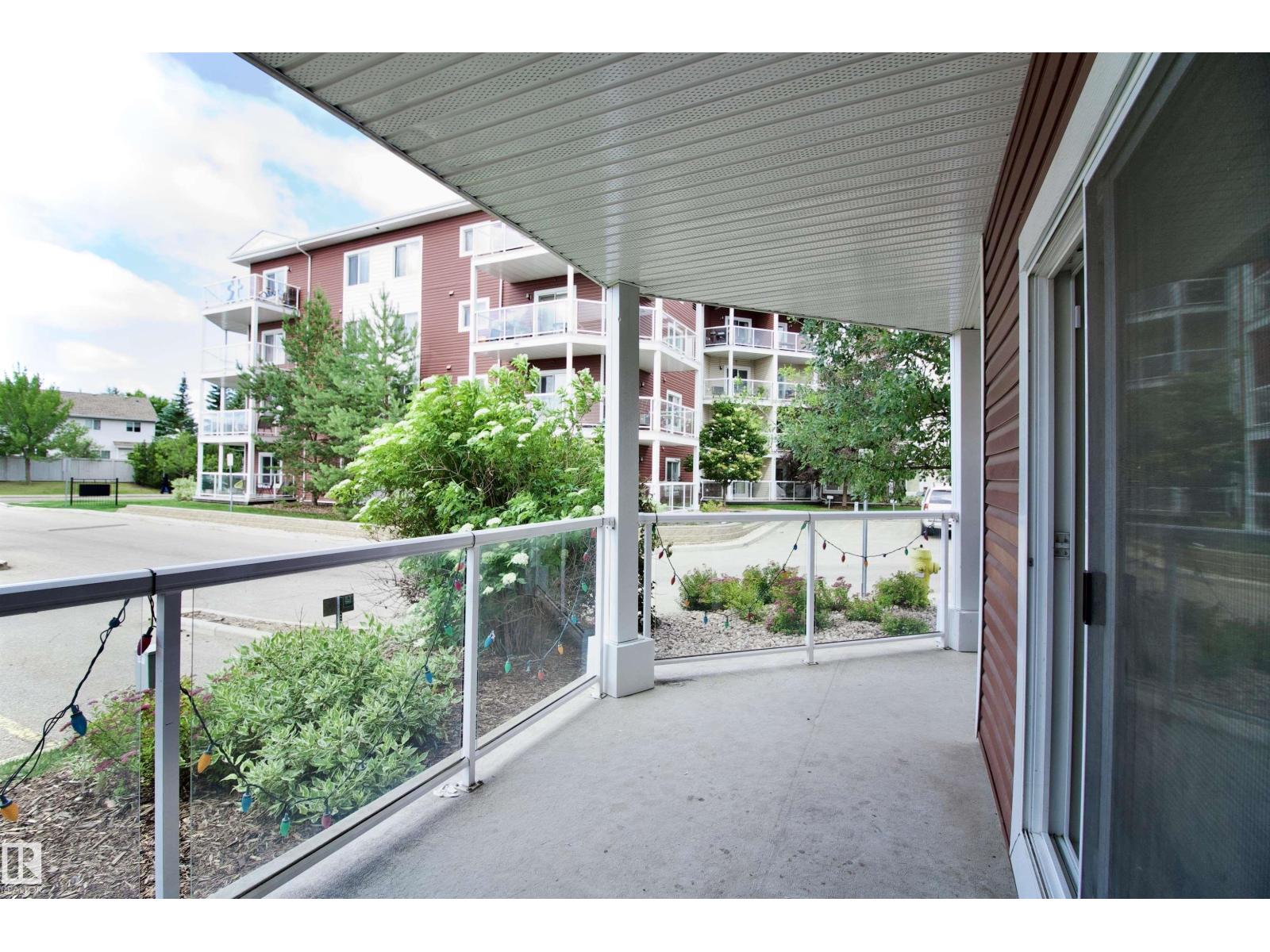 Photo 4 of 102 2203 44 Av Nw, Edmonton AB