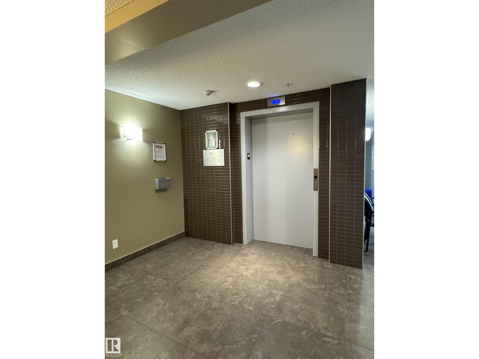 Photo 44 of 102 2203 44 Av Nw, Edmonton AB