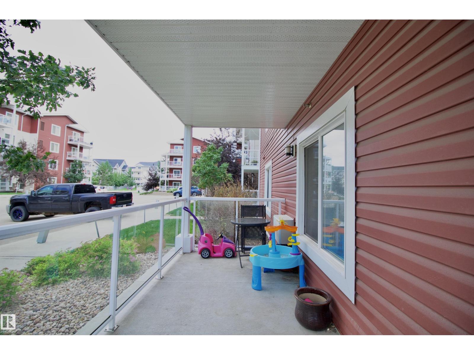 Photo 5 of 102 2203 44 Av Nw, Edmonton AB
