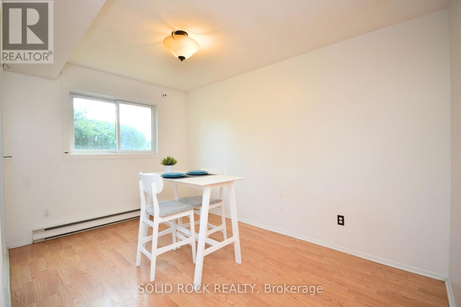 Photo 10 of 124 316 Lorry Greenberg Drive, Ottawa ON