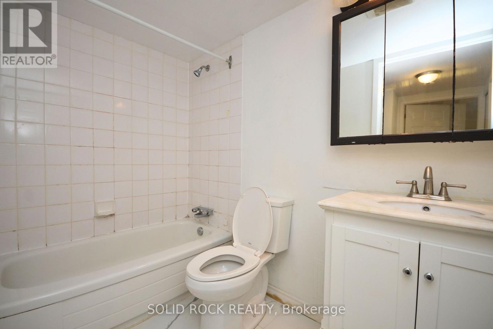 Photo 16 of 124 316 Lorry Greenberg Drive, Ottawa ON