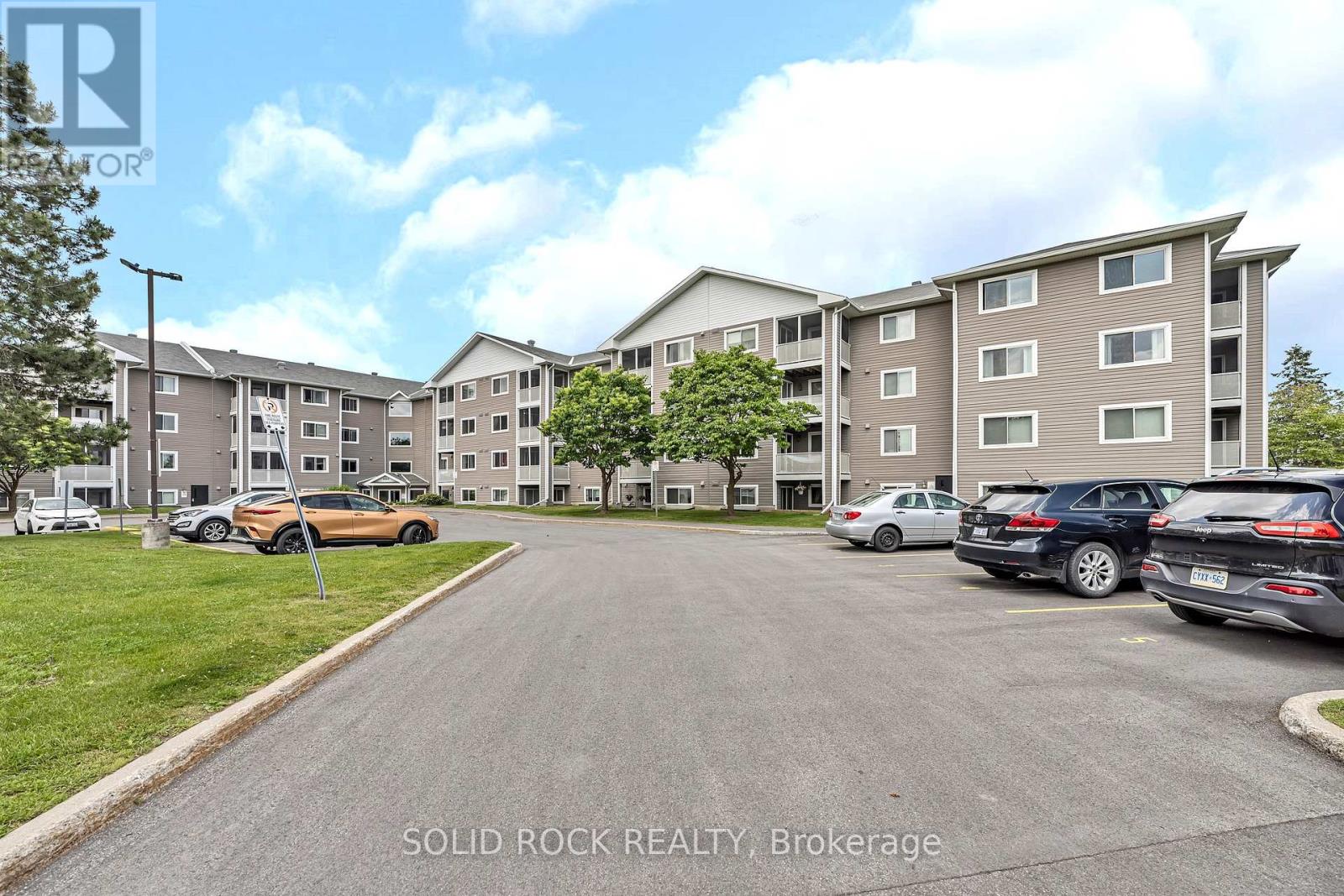 Photo 24 of 124 316 Lorry Greenberg Drive, Ottawa ON