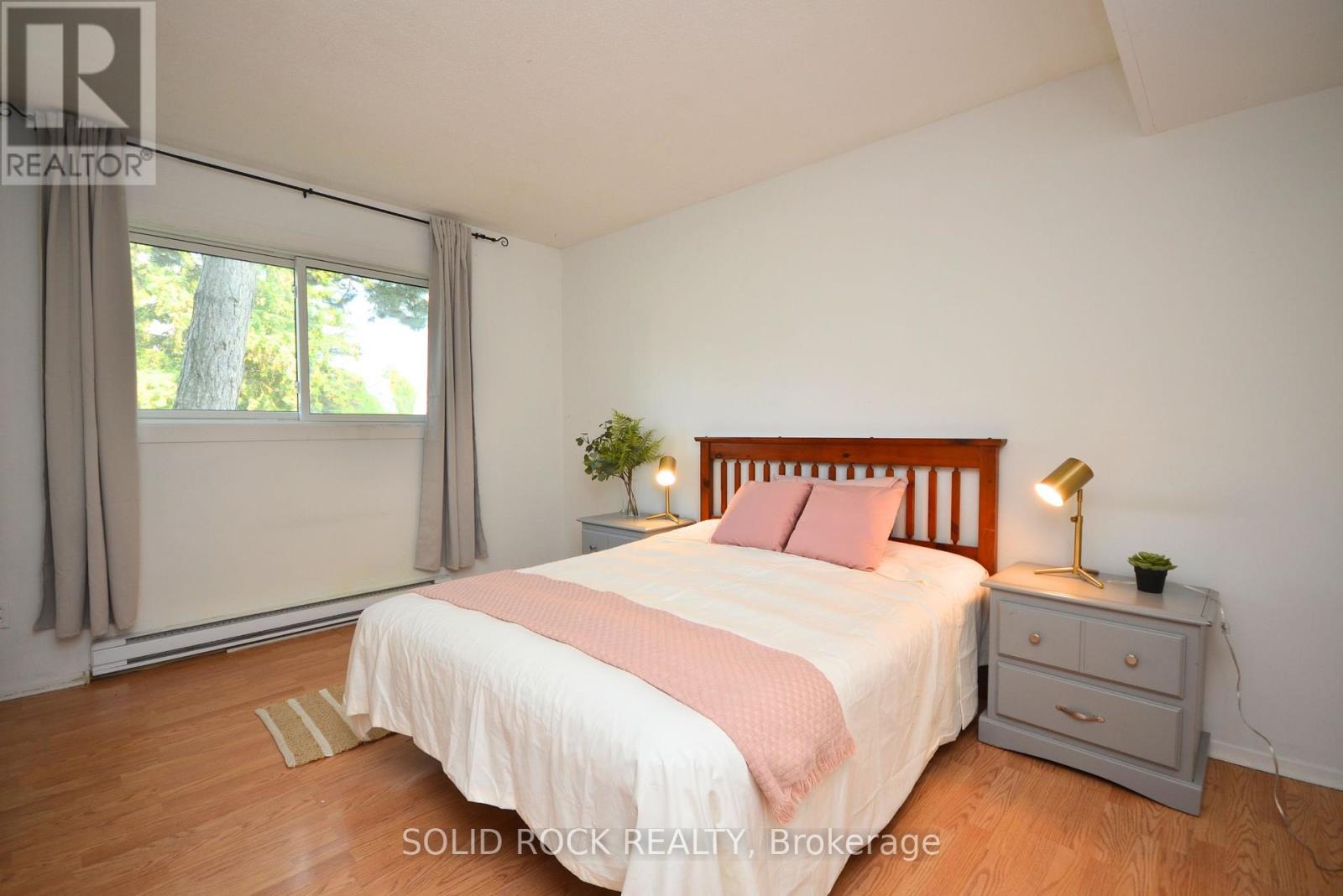 Photo 17 of 124 316 Lorry Greenberg Drive, Ottawa ON