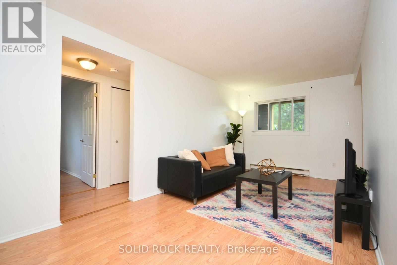 Photo 11 of 124 316 Lorry Greenberg Drive, Ottawa ON