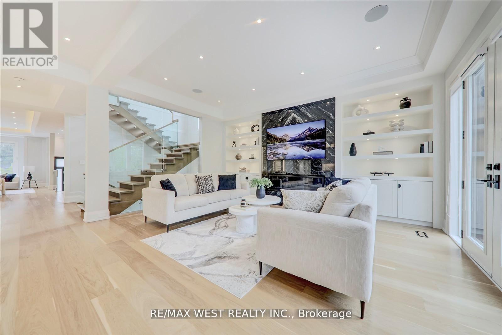 Photo 32 of 232 Ellerslie Avenue, Toronto ON