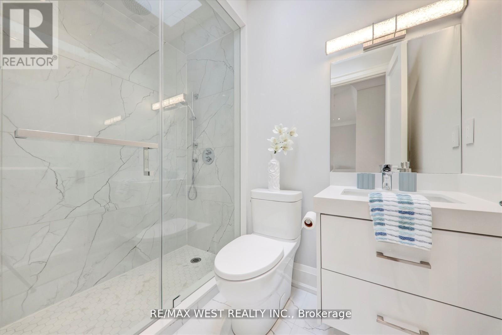 Photo 22 of 232 Ellerslie Avenue, Toronto ON