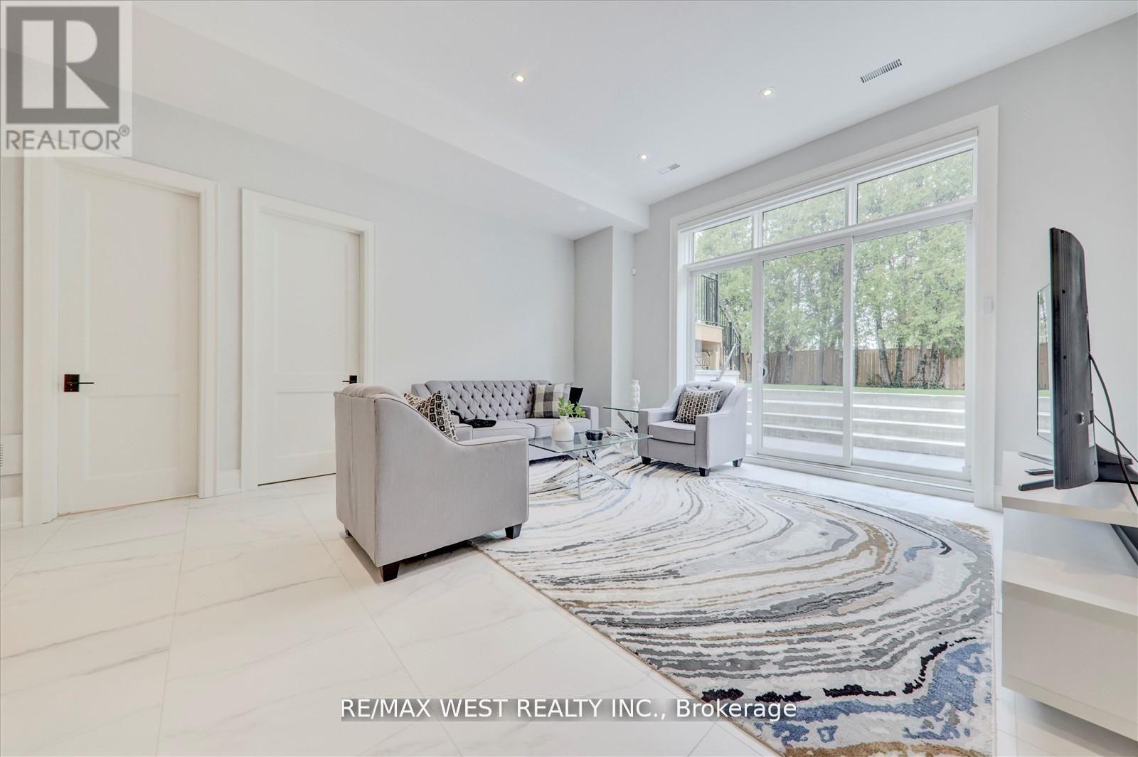 Photo 49 of 232 Ellerslie Avenue, Toronto ON