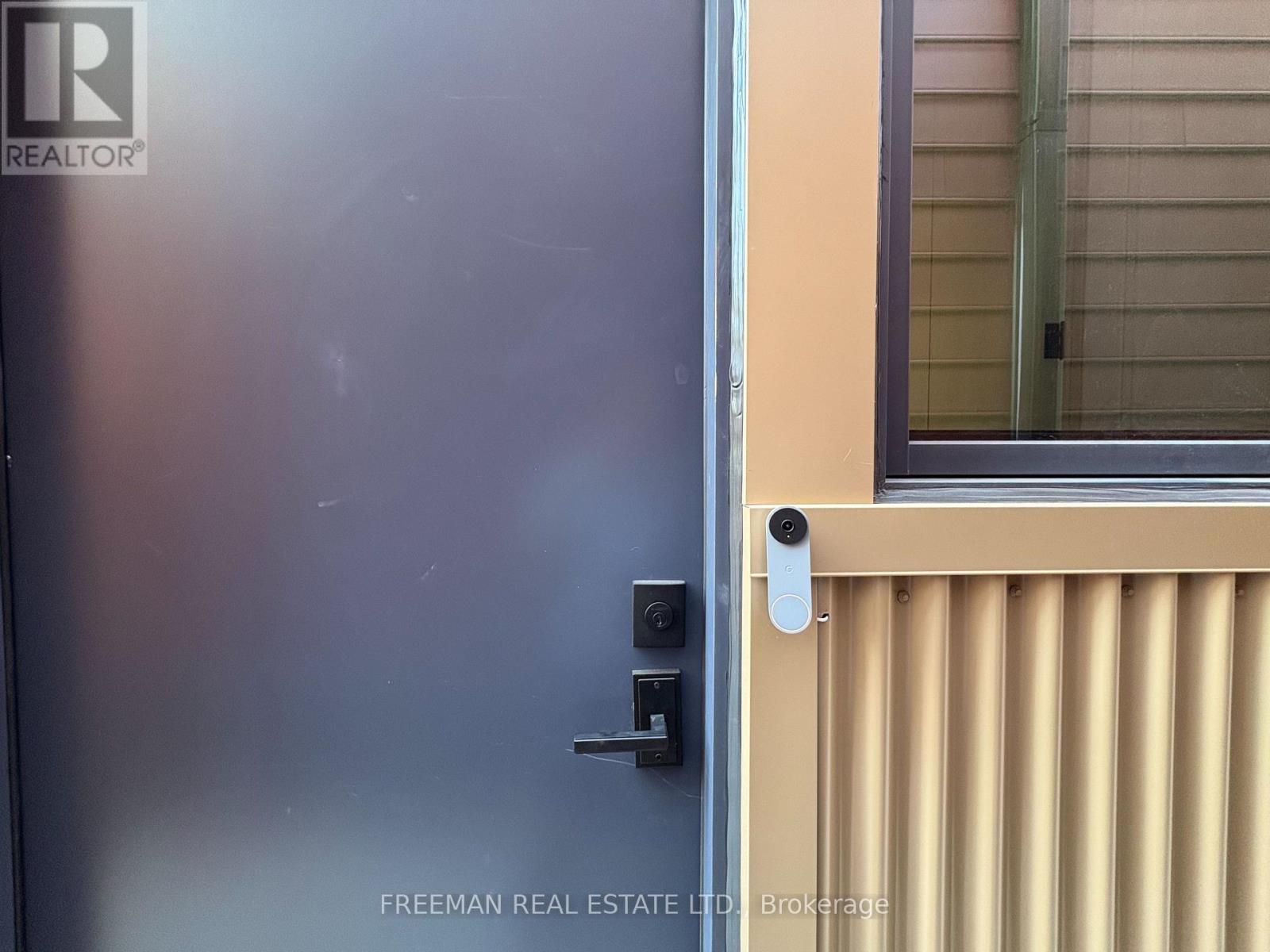 Photo 4 of Basement Unit 534 Clinton Street, Toronto ON