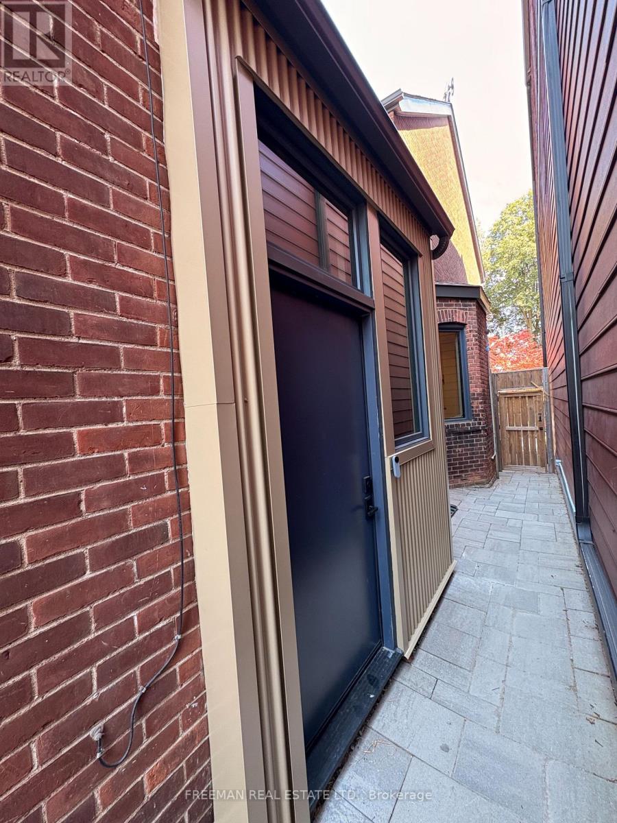 Photo 13 of Basement Unit 534 Clinton Street, Toronto ON