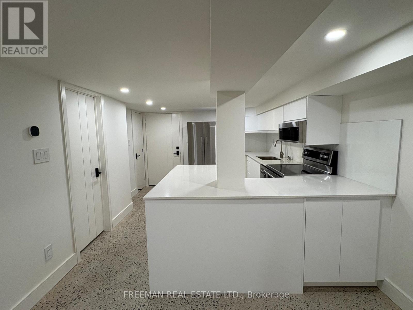 Photo 15 of Basement Unit 534 Clinton Street, Toronto ON